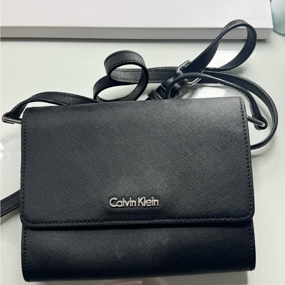 Calvin Klein Elegant Black Crossbody Bag